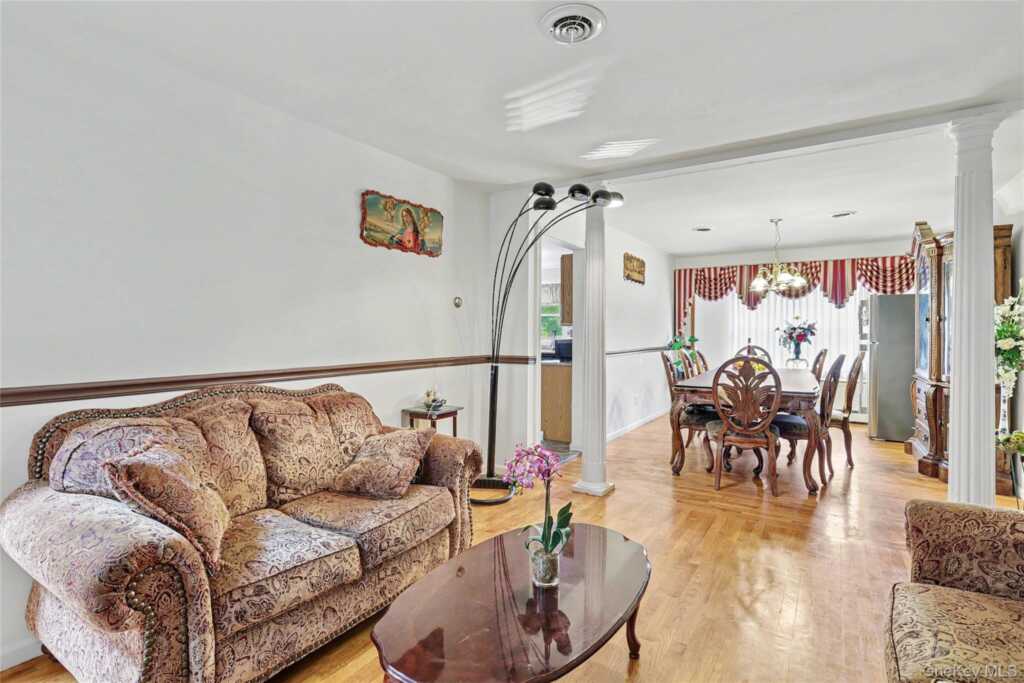 14 Blue Heron Road, Nanuet, NY 10954 - Photo 6 of 37