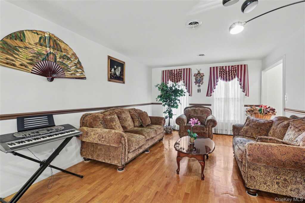 14 Blue Heron Road, Nanuet, NY 10954 - Photo 7 of 37