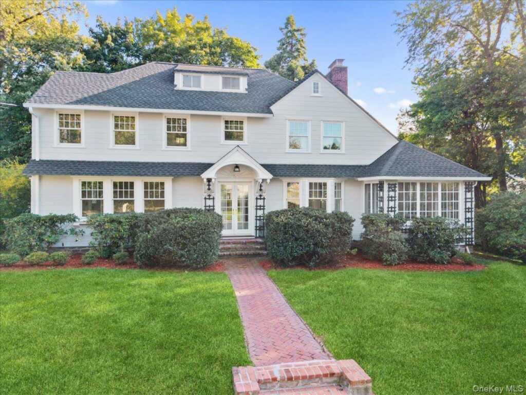 20 Whitfield Terrace, New Rochelle, NY 10801