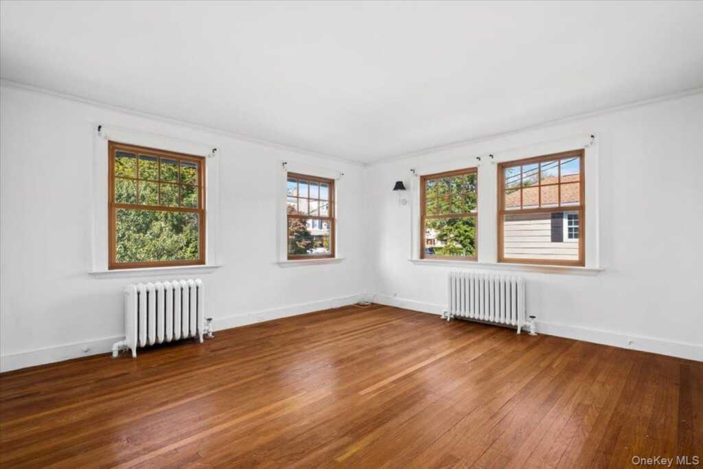 20 Whitfield Terrace, New Rochelle, NY 10801 - Photo 11 of 30