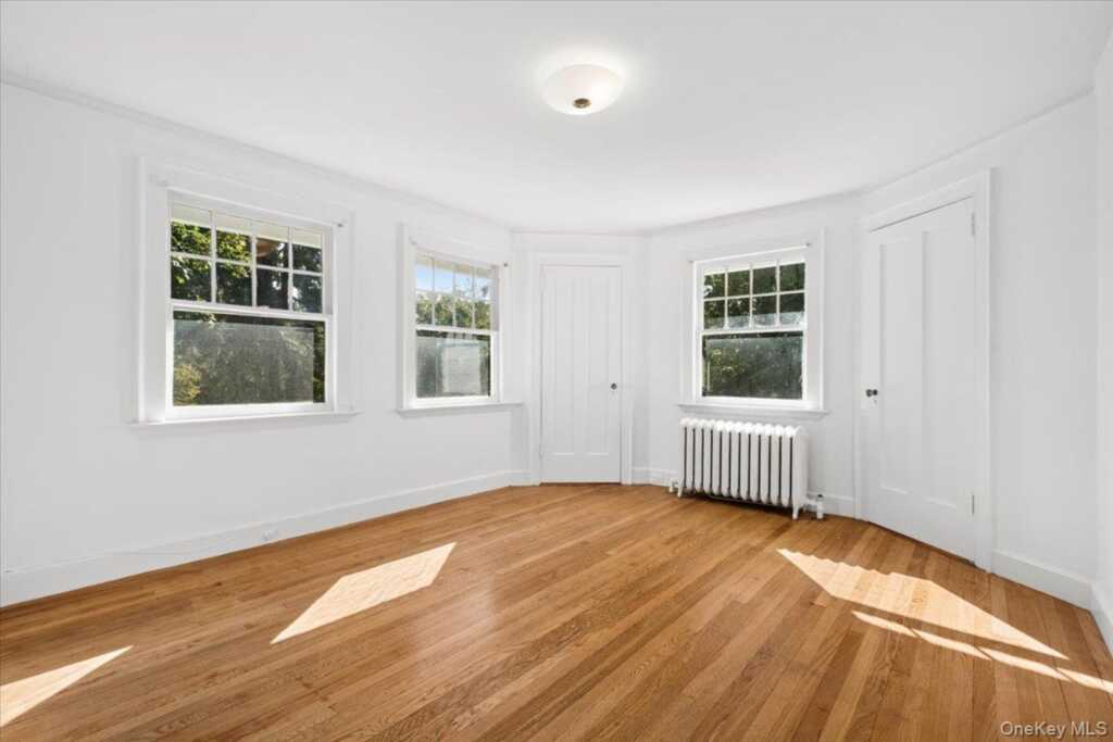 20 Whitfield Terrace, New Rochelle, NY 10801 - Photo 14 of 30