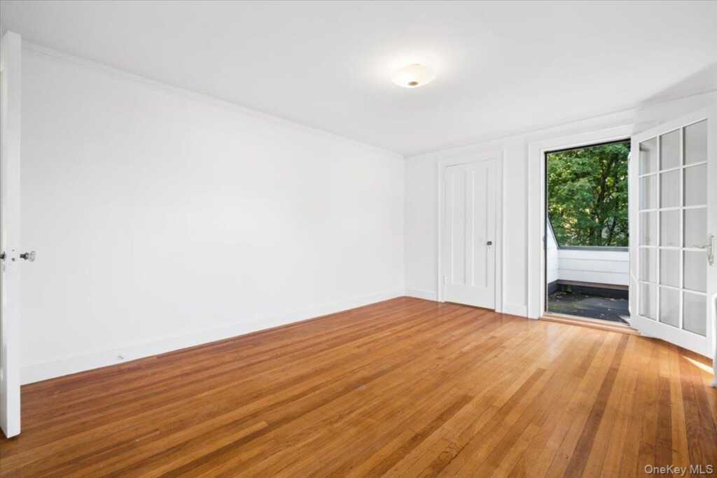 20 Whitfield Terrace, New Rochelle, NY 10801 - Photo 17 of 30