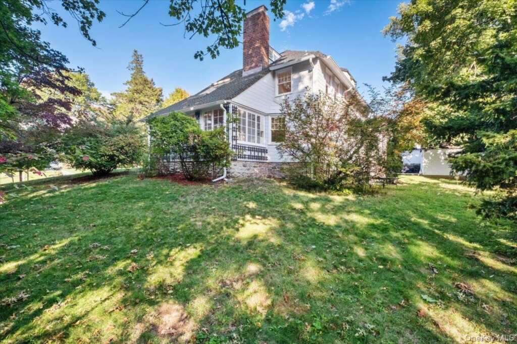 20 Whitfield Terrace, New Rochelle, NY 10801 - Photo 23 of 30