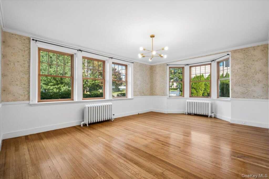 20 Whitfield Terrace, New Rochelle, NY 10801 - Photo 7 of 30