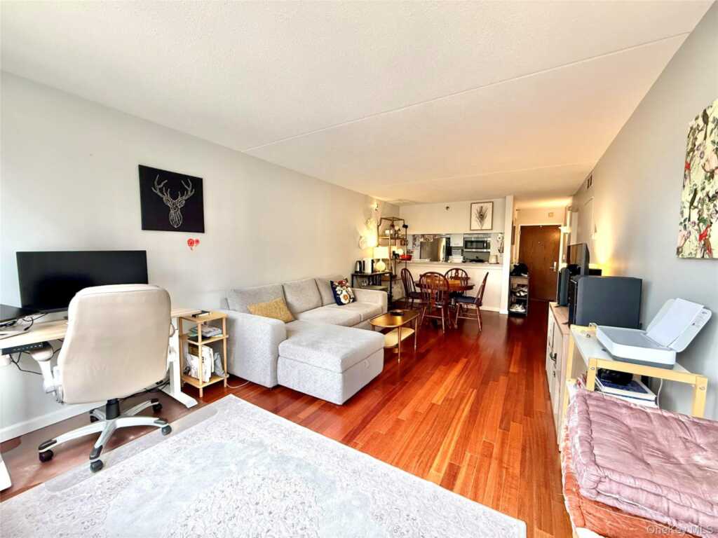 4 Martine Avenue, Unit #203, White Plains, NY 10606