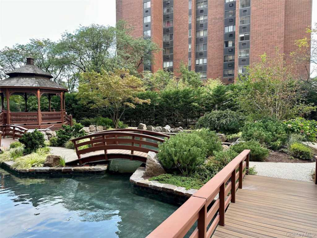 4 Martine Avenue, Unit #203, White Plains, NY 10606 - Photo 12 of 18