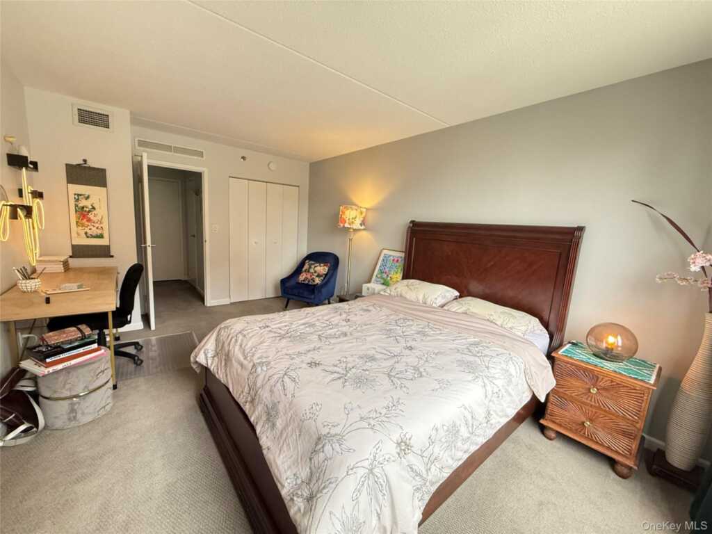 4 Martine Avenue, Unit #203, White Plains, NY 10606 - Photo 7 of 18