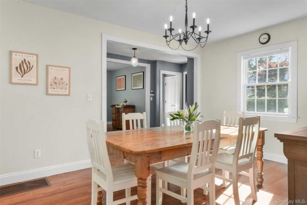 51 Maywood Road, New Rochelle, NY 10804 - Photo 11 of 48