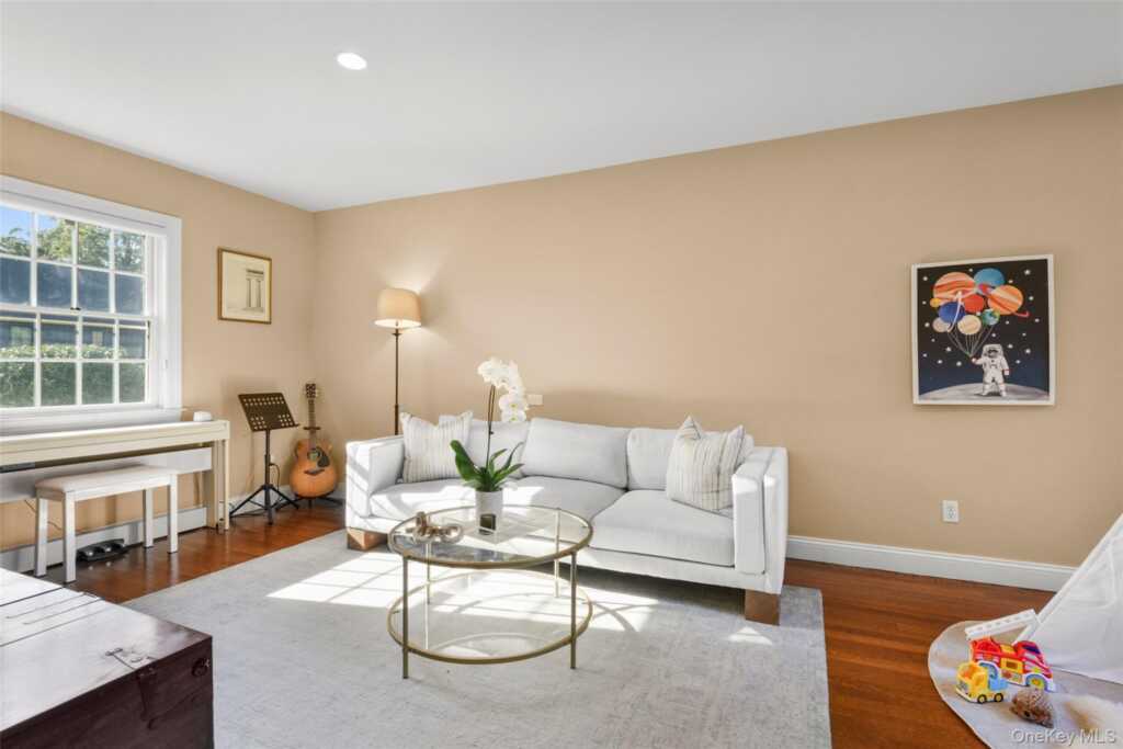 51 Maywood Road, New Rochelle, NY 10804 - Photo 15 of 48