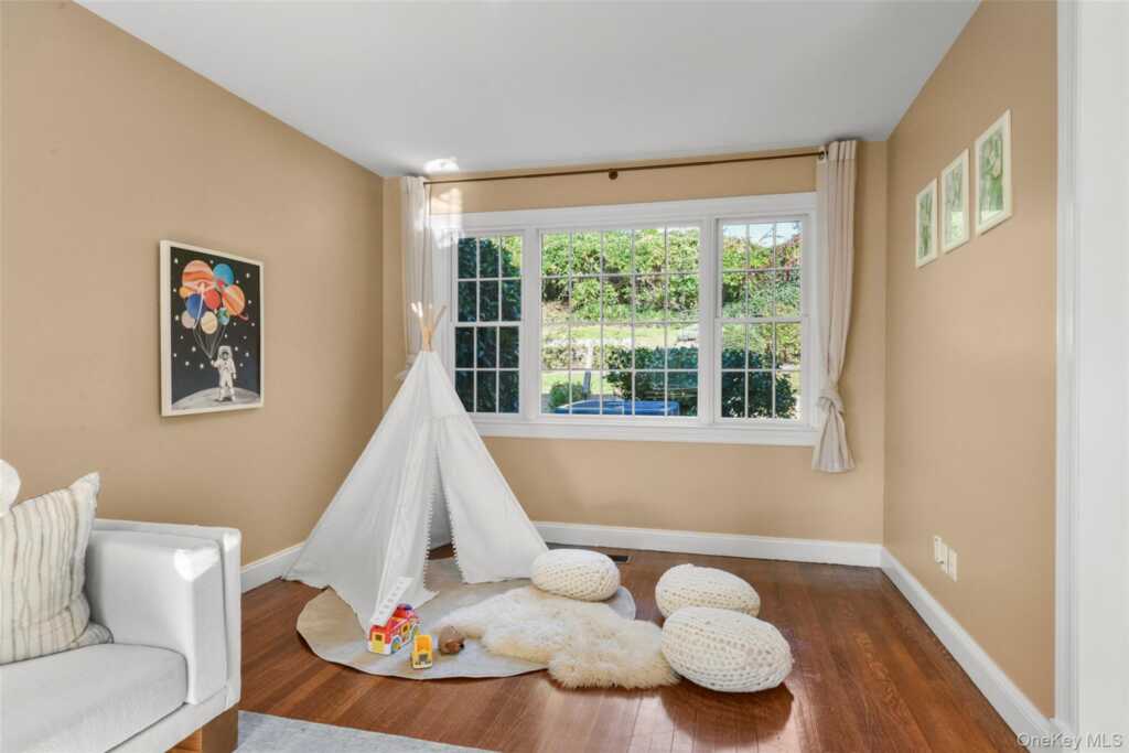 51 Maywood Road, New Rochelle, NY 10804 - Photo 16 of 48