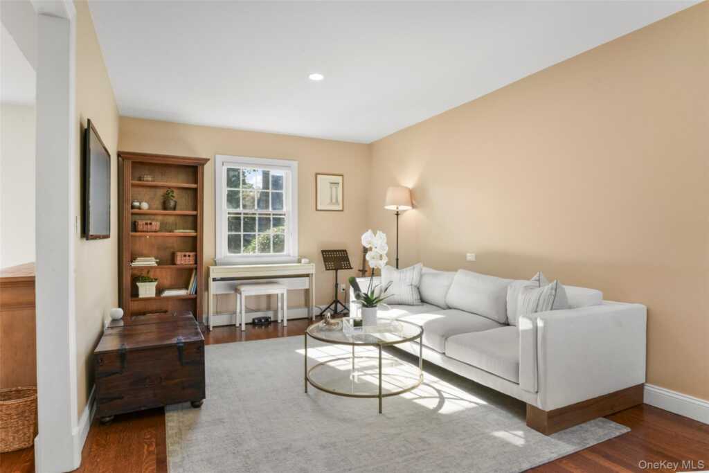 51 Maywood Road, New Rochelle, NY 10804 - Photo 19 of 48