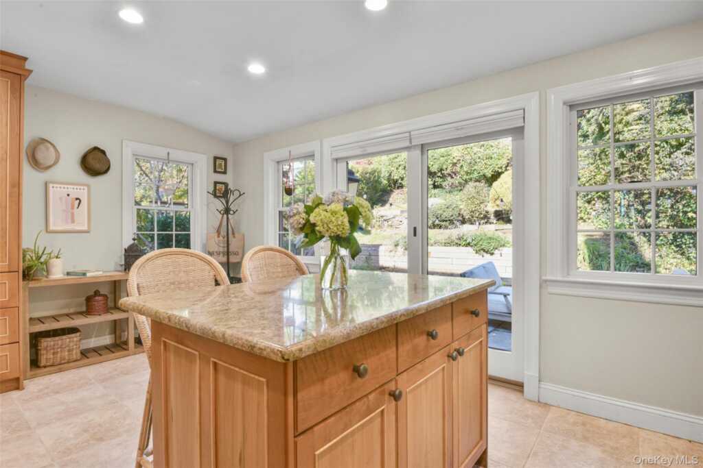 51 Maywood Road, New Rochelle, NY 10804 - Photo 25 of 48