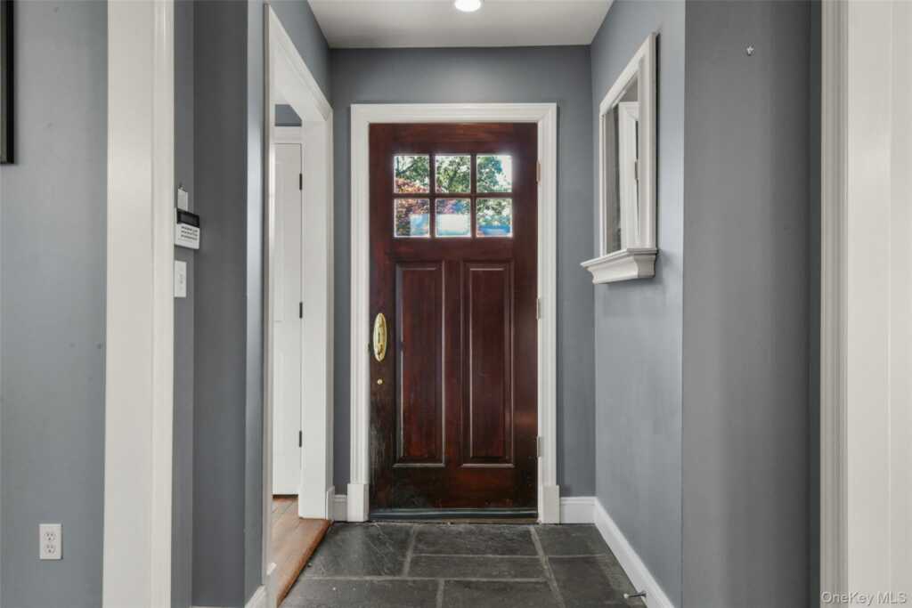 51 Maywood Road, New Rochelle, NY 10804 - Photo 3 of 48