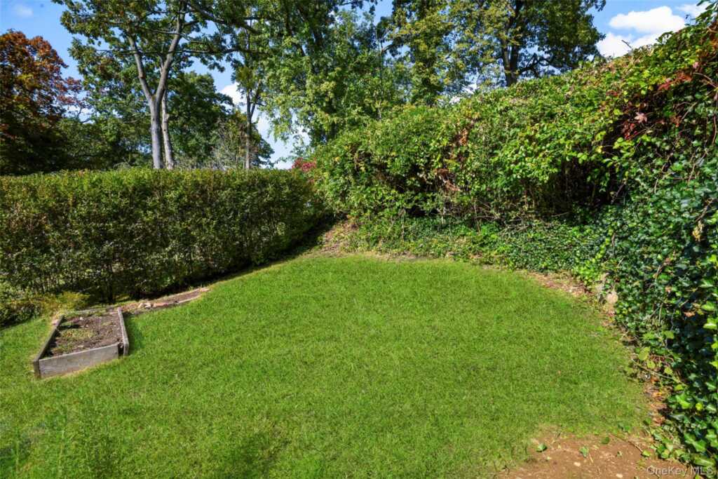 51 Maywood Road, New Rochelle, NY 10804 - Photo 45 of 48