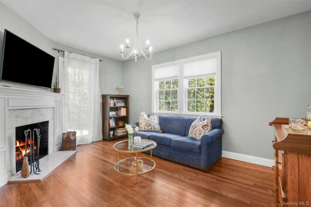51 Maywood Road, New Rochelle, NY 10804 - Photo 6 of 48