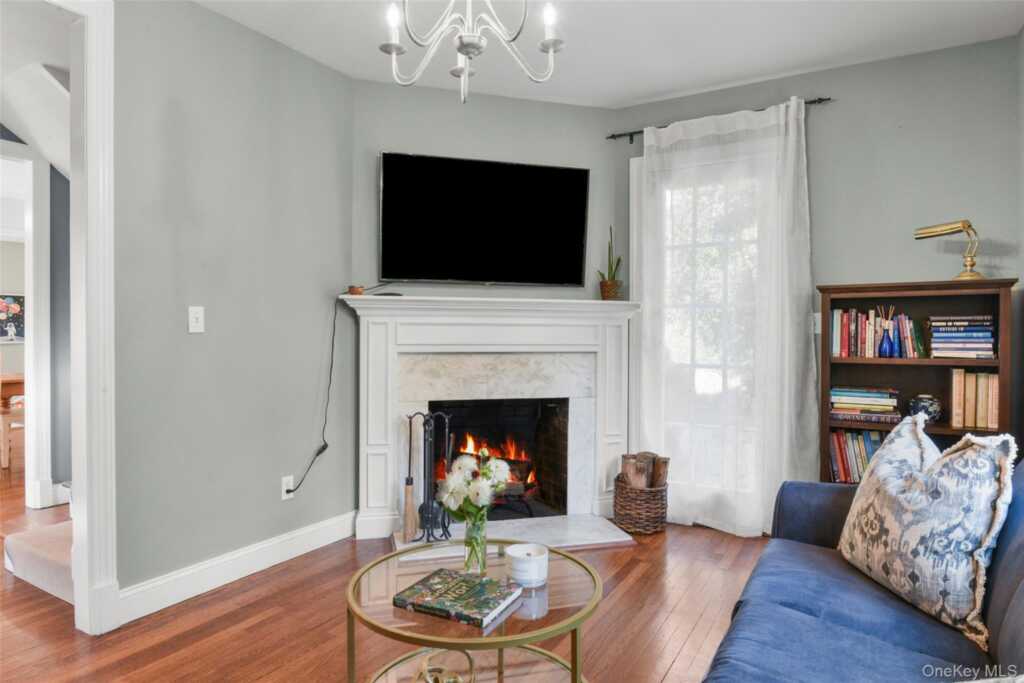 51 Maywood Road, New Rochelle, NY 10804 - Photo 7 of 48