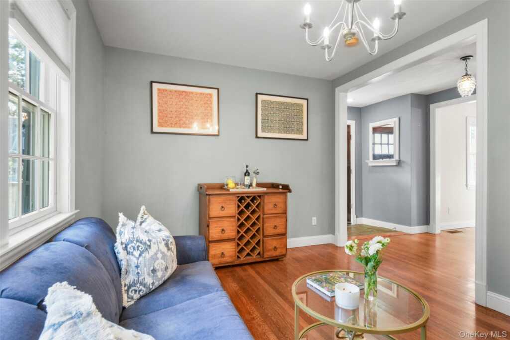 51 Maywood Road, New Rochelle, NY 10804 - Photo 8 of 48
