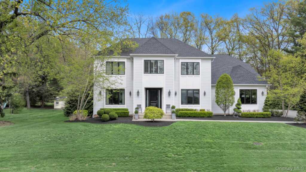 12 Dalewood Drive, Suffern, NY 10901 - Photo 2 of 38