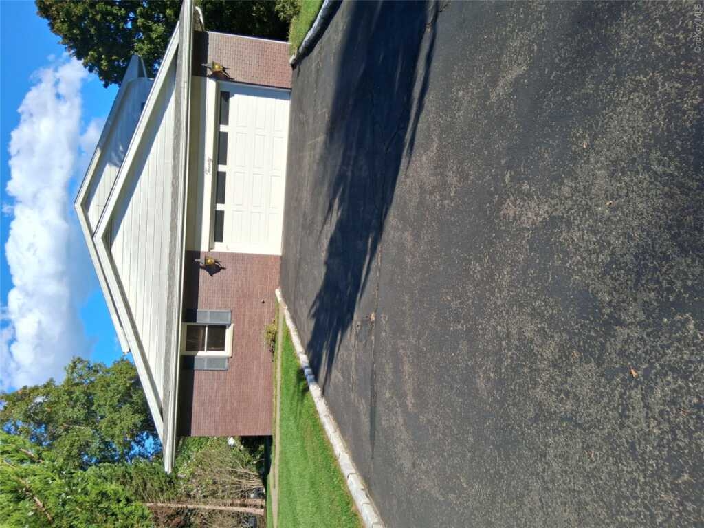 20 Ungava Drive, New City, NY 10956 - Photo 4 of 6