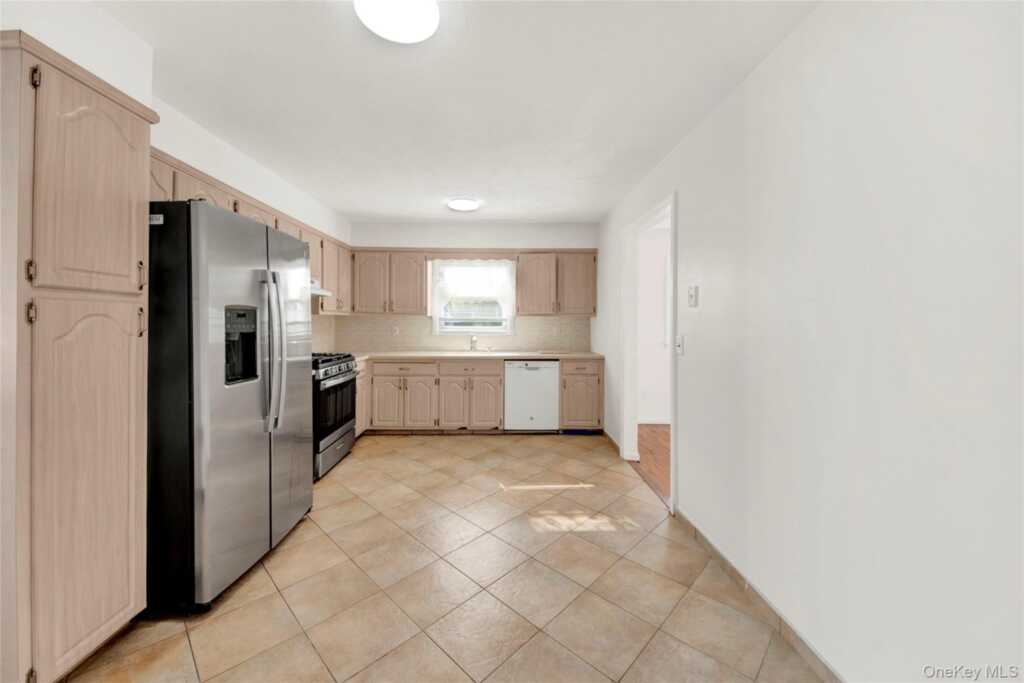 355 5th Avenue, New Rochelle, NY 10801 - Photo 4 of 37