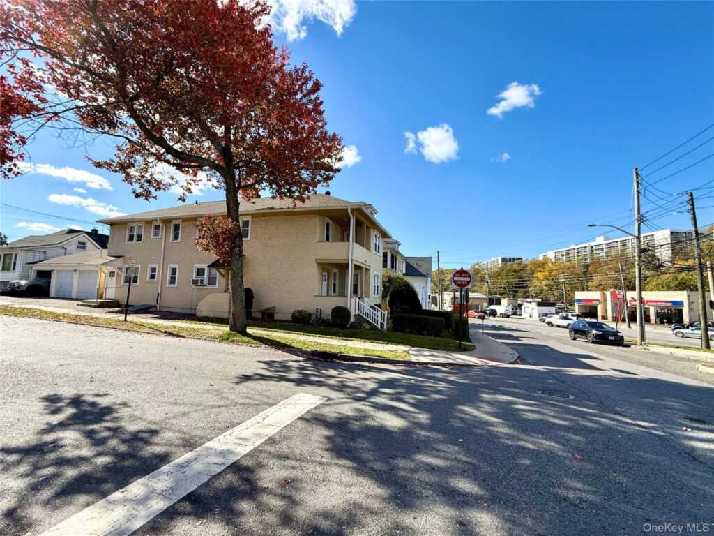 179 Chatterton Avenue, White Plains, NY 10606 - Photo 5 of 8