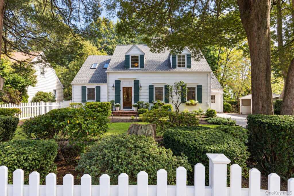 7 Knollwood Drive, Rye, NY 10573