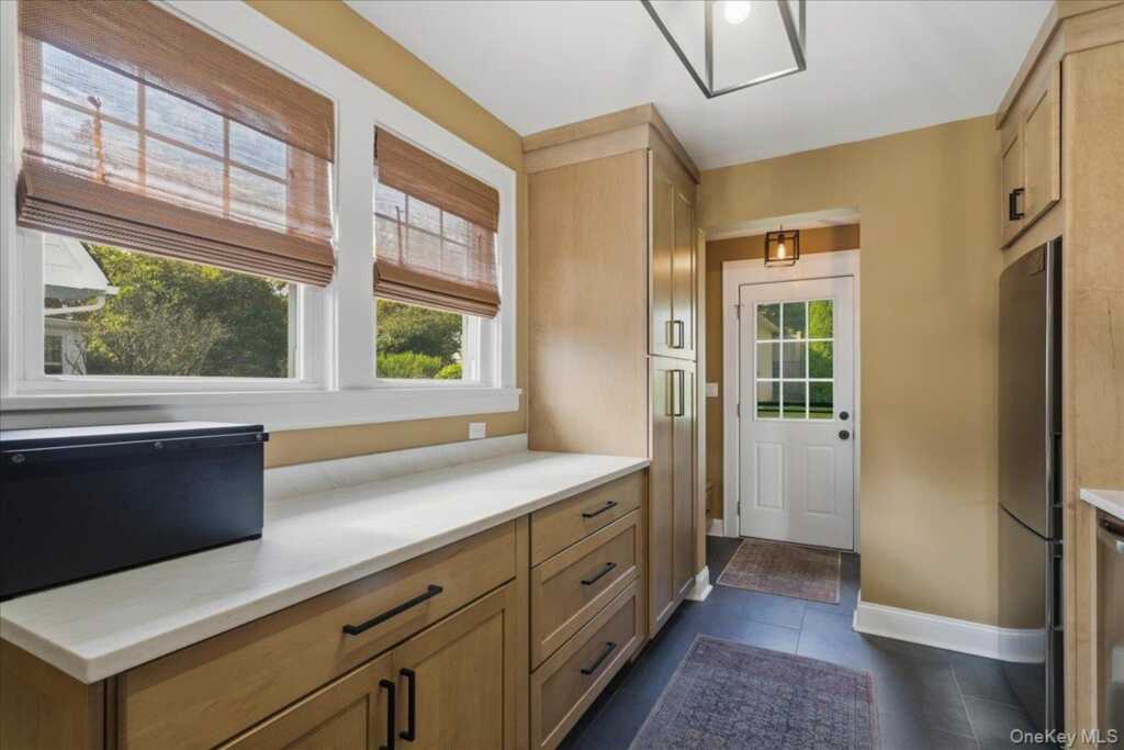 232 Clinton Avenue, New Rochelle, NY 10801 - Photo 12 of 37