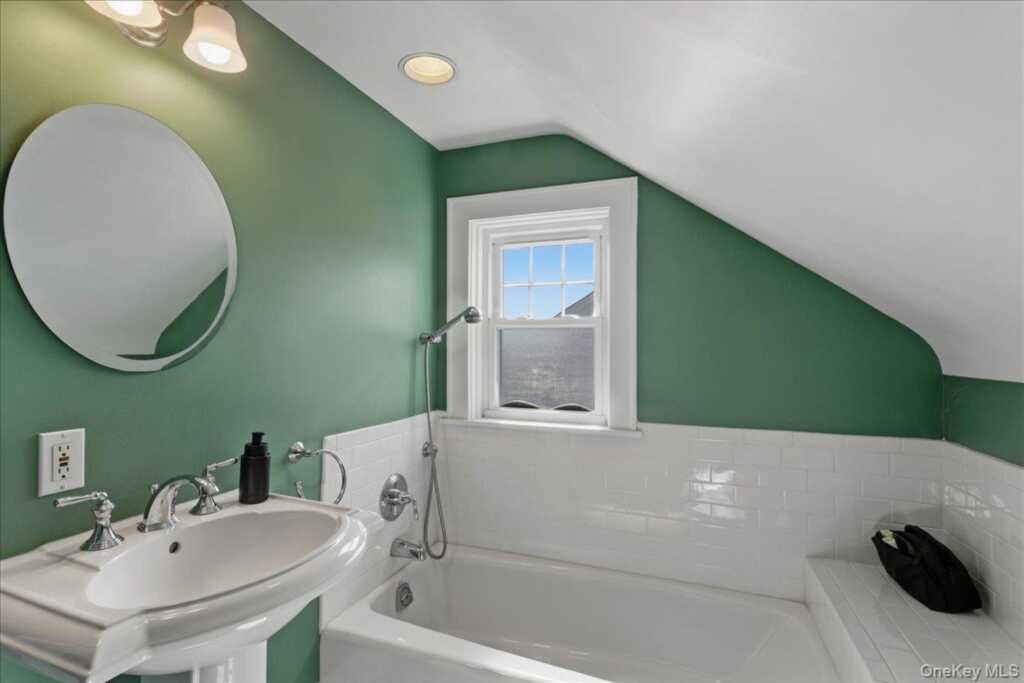 232 Clinton Avenue, New Rochelle, NY 10801 - Photo 25 of 37
