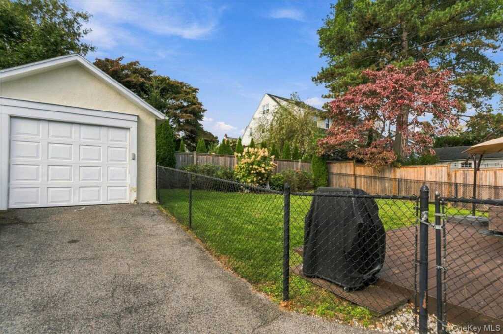232 Clinton Avenue, New Rochelle, NY 10801 - Photo 31 of 37