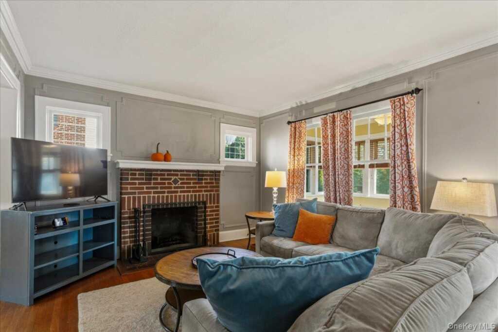 232 Clinton Avenue, New Rochelle, NY 10801 - Photo 7 of 37
