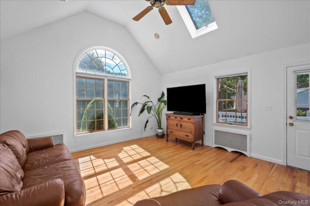 18 Maywood Avenue, Rye, NY 10573 - Photo 11 of 28