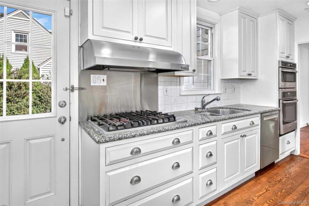 29 Overlook Place, Rye, NY 10580 - Photo 15 of 45