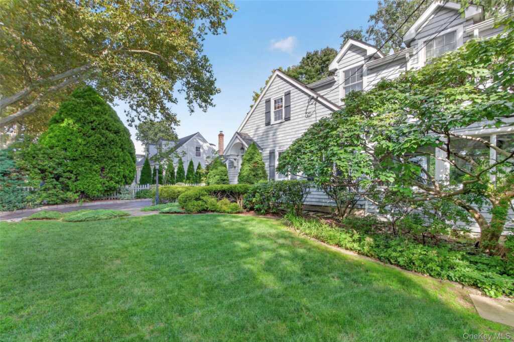 29 Overlook Place, Rye, NY 10580 - Photo 3 of 45