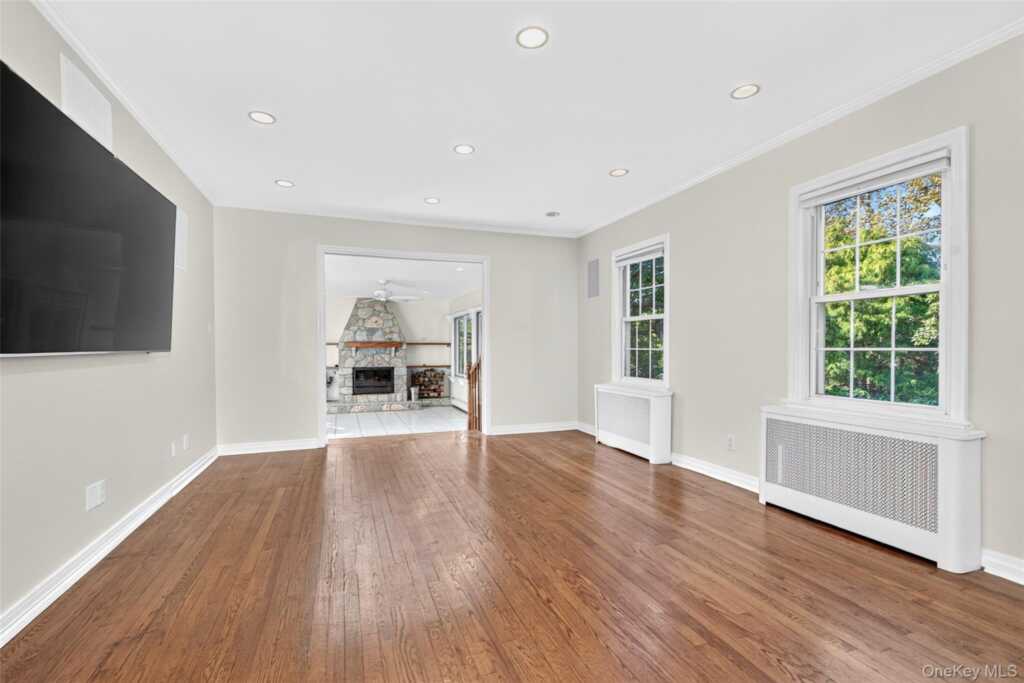 29 Overlook Place, Rye, NY 10580 - Photo 4 of 45