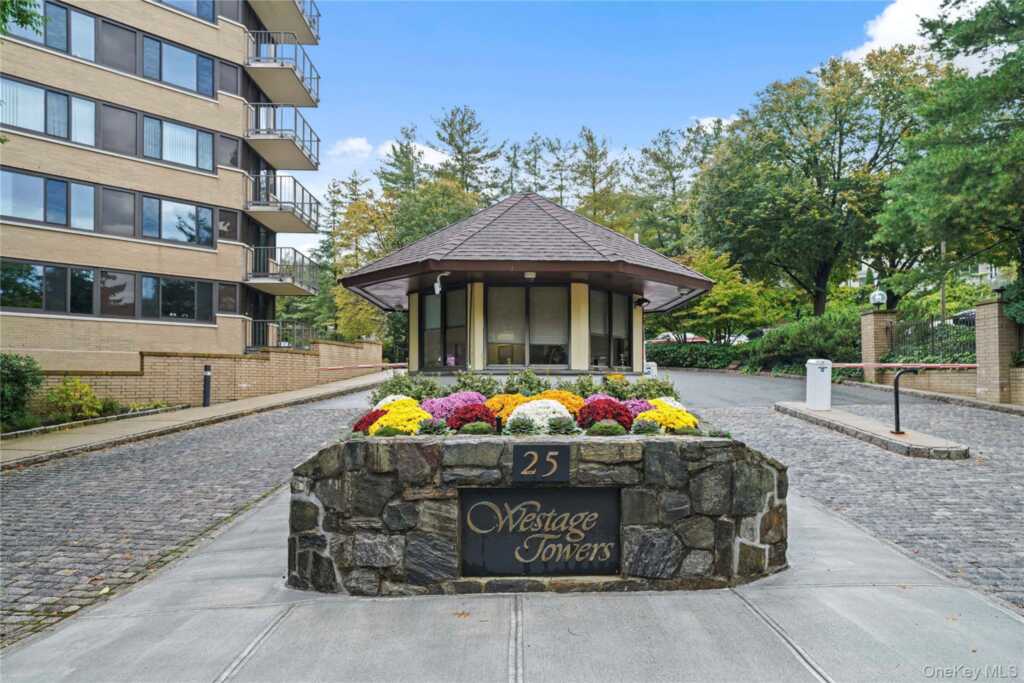 25 Rockledge Avenue, Unit #201W, White Plains, NY 10601