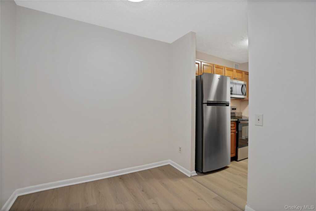 25 Rockledge Avenue, Unit #201W, White Plains, NY 10601 - Photo 12 of 30