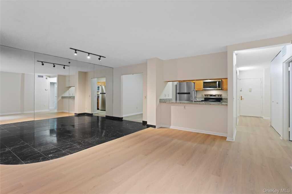25 Rockledge Avenue, Unit #201W, White Plains, NY 10601 - Photo 15 of 30