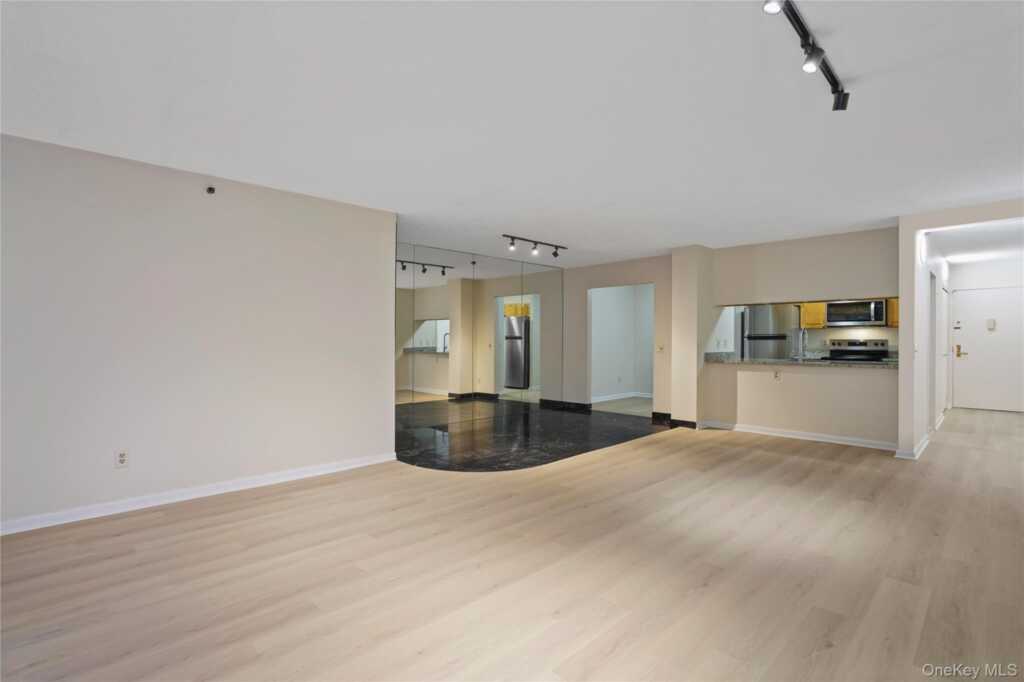 25 Rockledge Avenue, Unit #201W, White Plains, NY 10601 - Photo 18 of 30