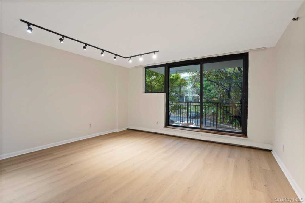25 Rockledge Avenue, Unit #201W, White Plains, NY 10601 - Photo 19 of 30