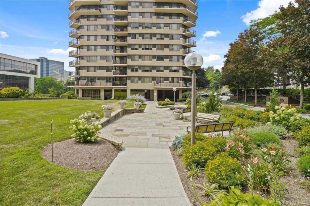 25 Rockledge Avenue, Unit #201W, White Plains, NY 10601 - Photo 28 of 30