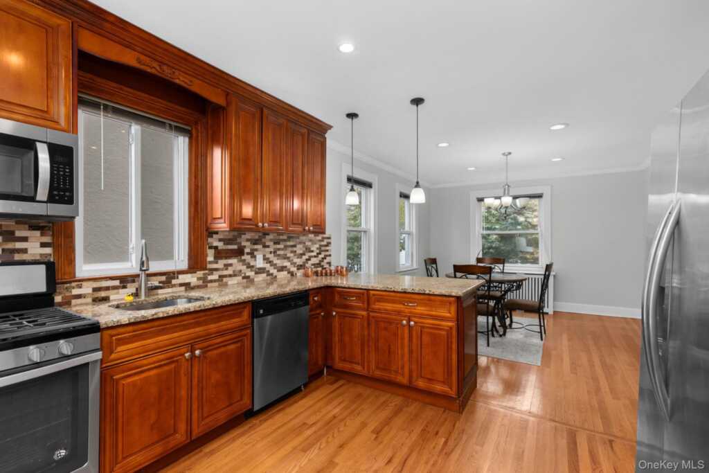 24 Wesley Avenue, Rye, NY 10573 - Photo 11 of 41