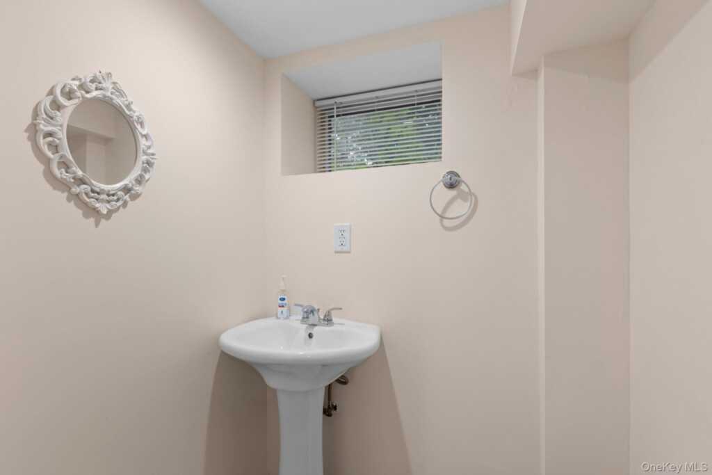24 Wesley Avenue, Rye, NY 10573 - Photo 29 of 41
