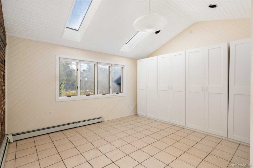 10 Bell Place, Rye, NY 10573 - Photo 15 of 35