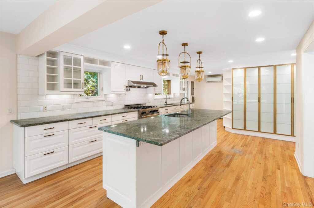 10 Bell Place, Rye, NY 10573 - Photo 19 of 35