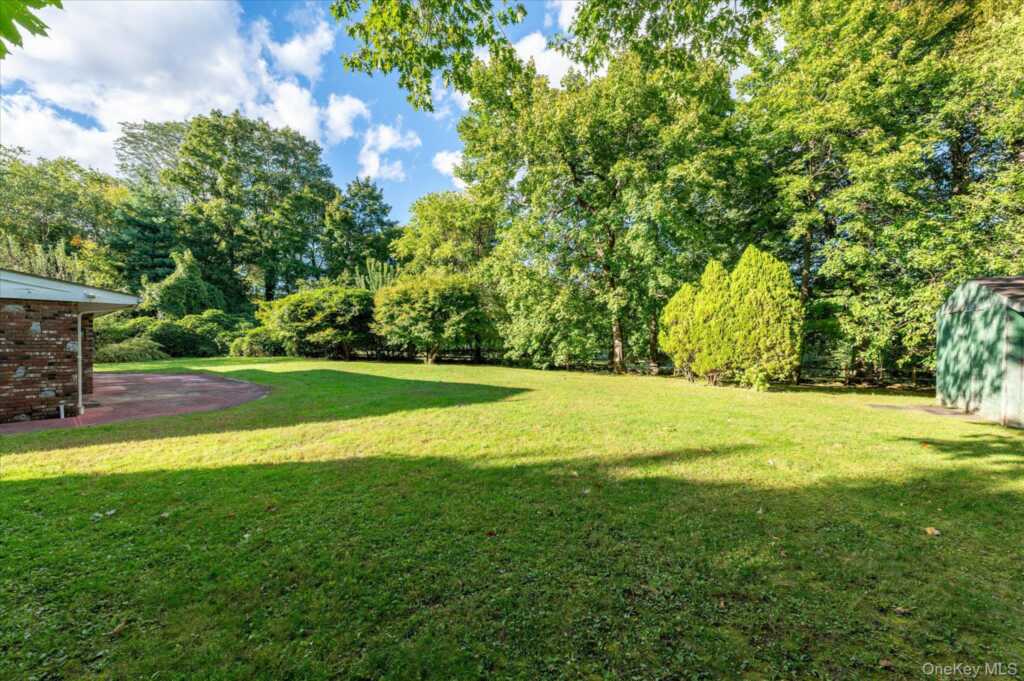 10 Bell Place, Rye, NY 10573 - Photo 5 of 35