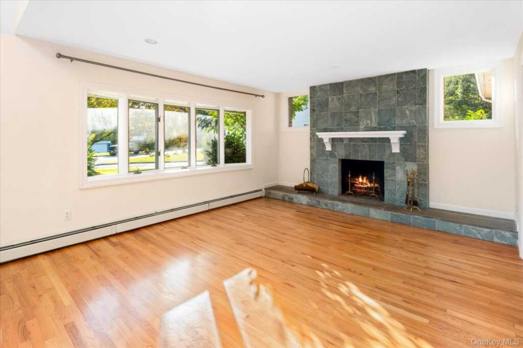 10 Bell Place, Rye, NY 10573 - Photo 7 of 35