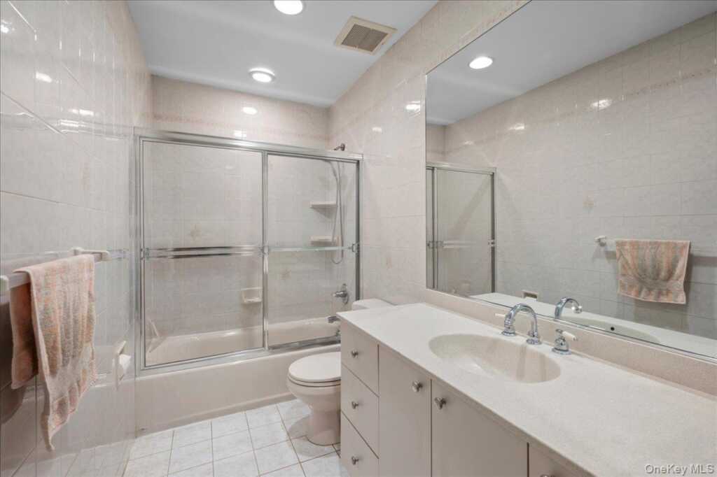 1 Daisy Court, Nanuet, NY 10954 - Photo 20 of 35