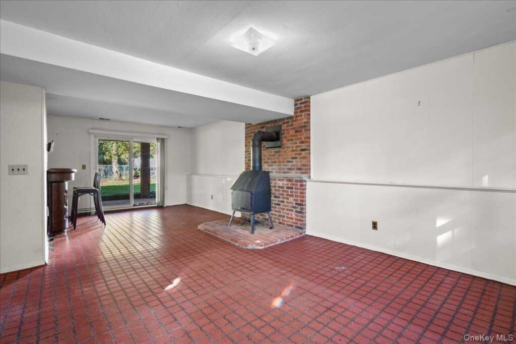 1 Daisy Court, Nanuet, NY 10954 - Photo 21 of 35