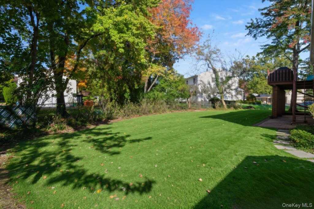 1 Daisy Court, Nanuet, NY 10954 - Photo 32 of 35