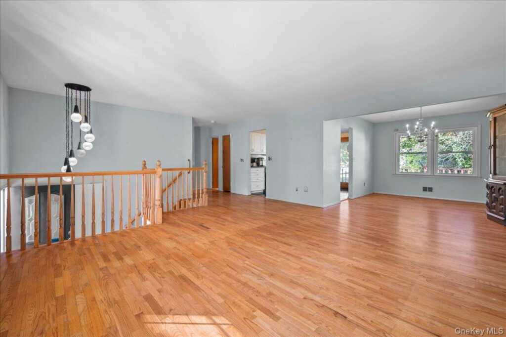1 Daisy Court, Nanuet, NY 10954 - Photo 8 of 35
